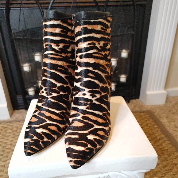 NINE WEST FHAYLA 💥NEW IN BOX💥 POINTED TOE BOOTIE,BLACK MULTI PONY 6M - Picture 12 of 16